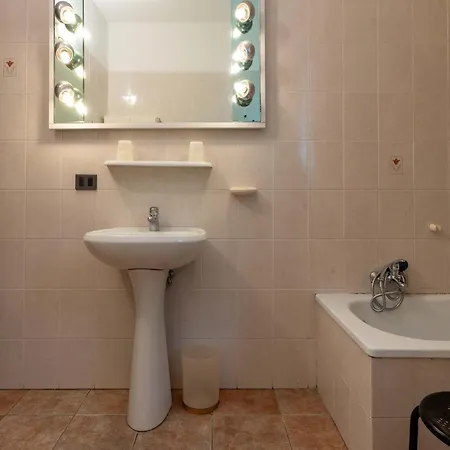 Cozy In Idro Lombardy With Private Garden Holiday home Crone