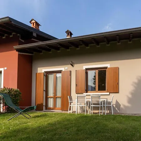 Cozy In Idro Lombardy With Private Garden Holiday home