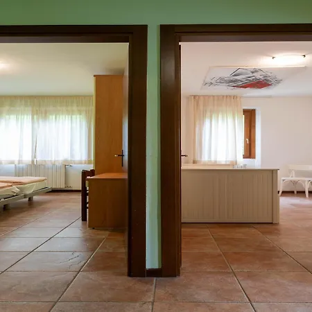 Cozy In Idro Lombardy With Private Garden Crone